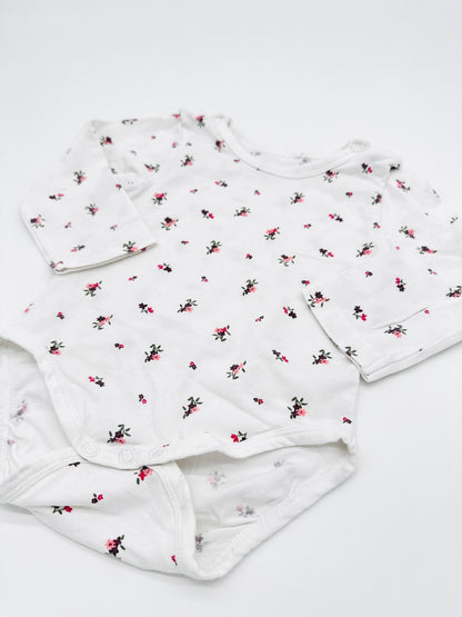 Weißer Body mit Blumenmuster - Gr. 68 (Topomini)
