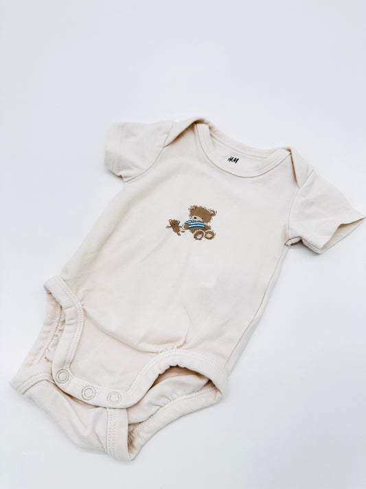 Cremeweißer Body - Gr. 50 (H&M)