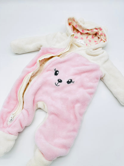 Weicher Baby-Overall mit Kapuze & Bärchengesicht – Gr. 62 (Ergee)